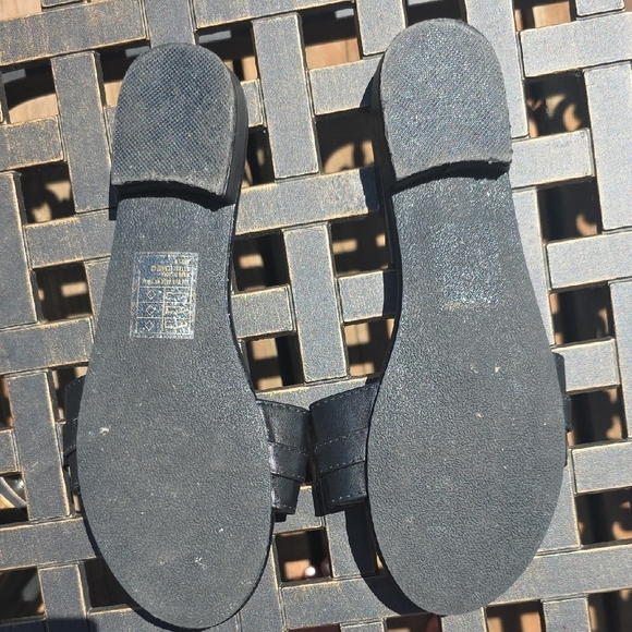 Yoki Black Slide Sandals with Silver Chain - Picture 3 of 5